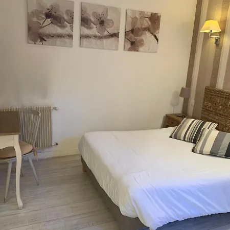 Hotel De La Plage Et Des Falaises, Villers Sur Mer