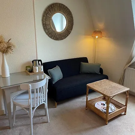 Hotel De La Plage Et Des Falaises, Villers Sur Mer Villers-sur-Mer