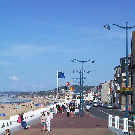 Hotel De La Plage Et Des Falaises, Villers Sur Mer