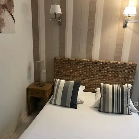 Des Falaises Hotel
