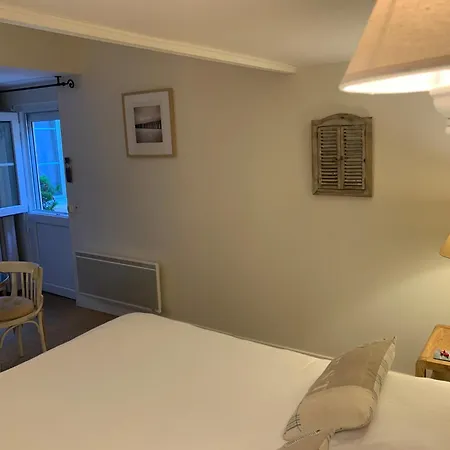 Hotel De La Plage Et Des Falaises, Villers Sur Mer