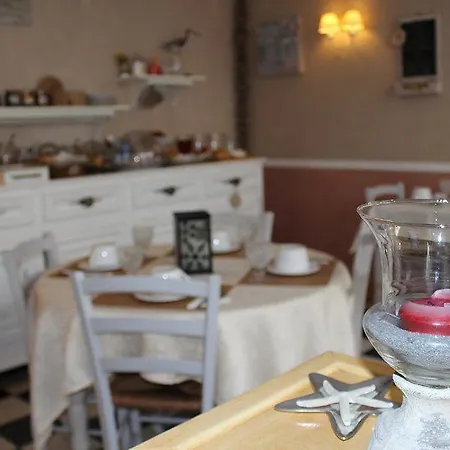 Des Falaises Hotel 2*