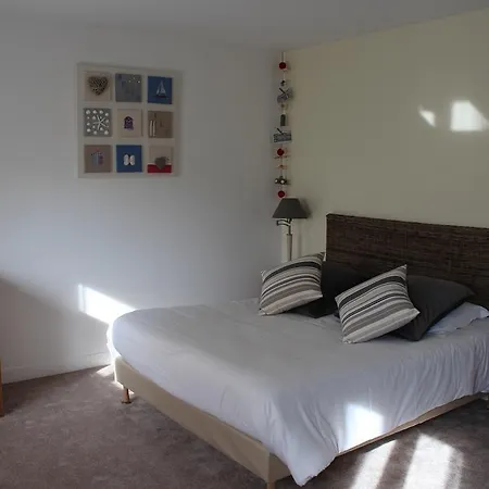 Des Falaises Hotel 2*