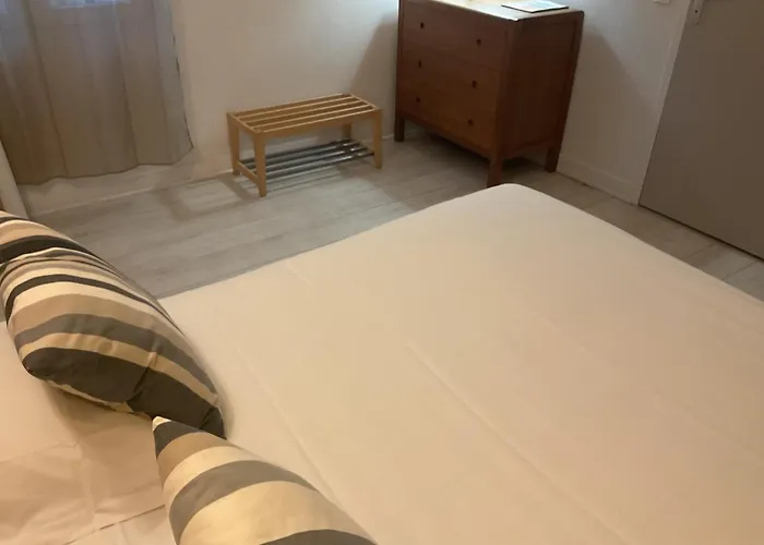 Des Falaises Hotell 2*