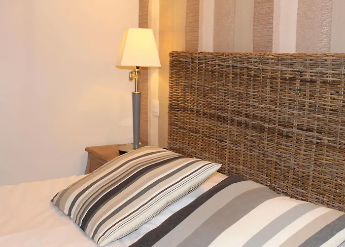 Des Falaises Hotel 2*